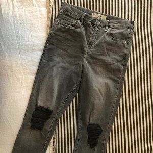 NWOT Topshop Jamie Jeans with Ripped Detailing